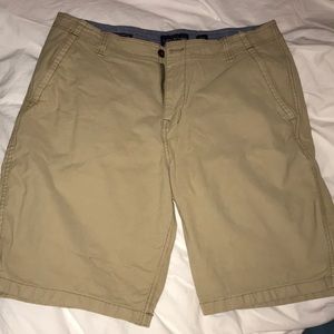 Lucky brand khaki shorts size 34